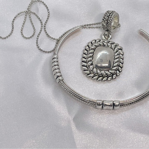Best Brand Vintage 24’ Silver Tone Pendant Necklace and Cuff Bracelet Signed - Picture 9 of 14